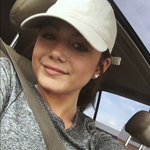 Meet your Posher, Macey